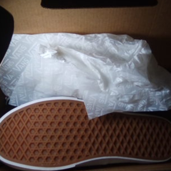 Vans black (Size 7.0 in men's) - Picture 2 of 3